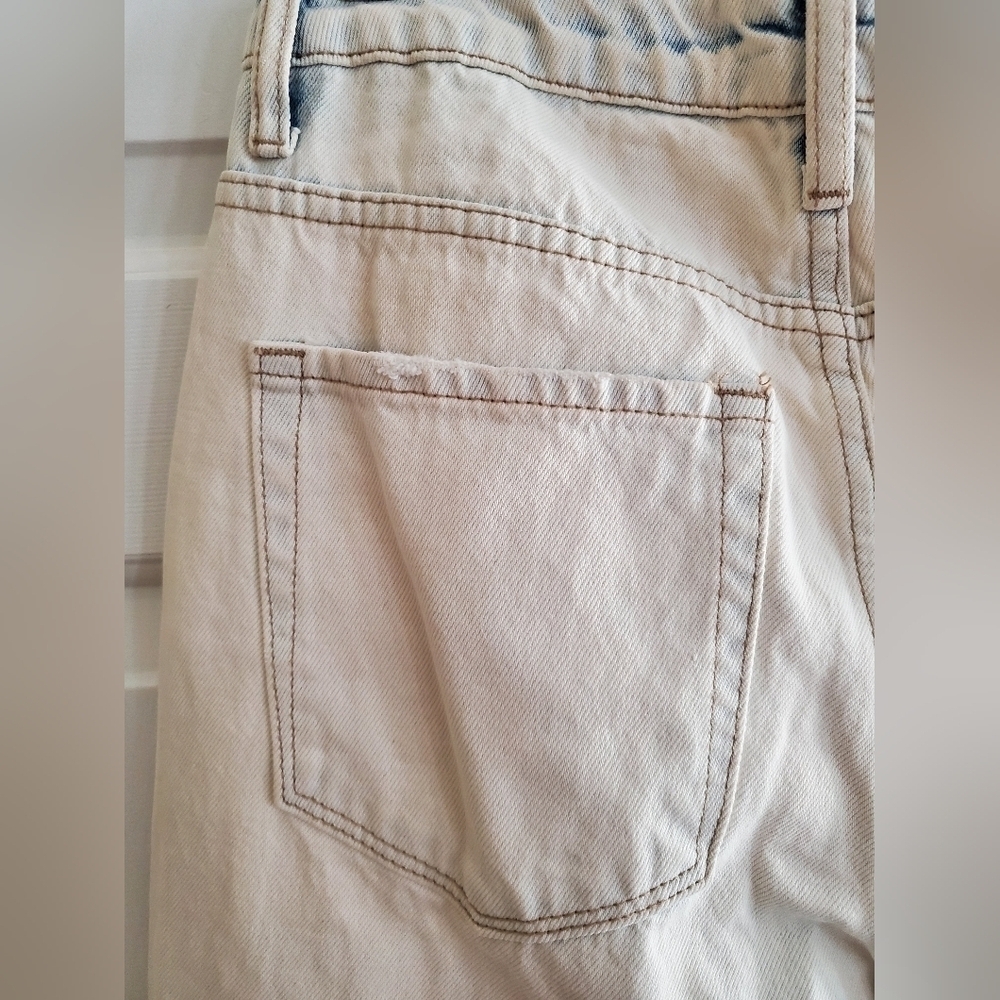 Vervet Light Wash Button Fly Raw Hem Distressed Jeans Size 27 - Picture 12 of 12